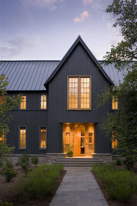 vertical house siding pictures